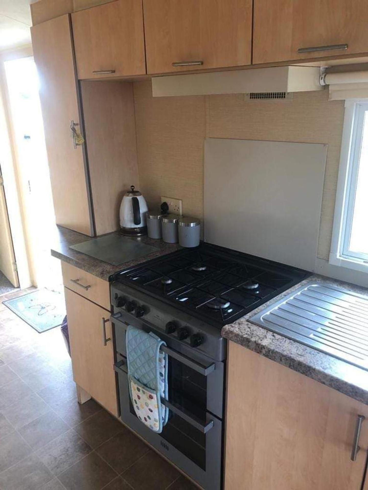 Adorable 2 Bedroom Caravan In Clacton-On-Sea Exterior photo